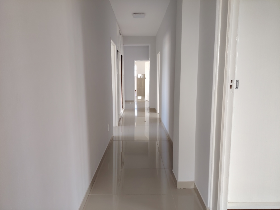 To Let 3 Bedroom Property for Rent in Strand Central Western Cape